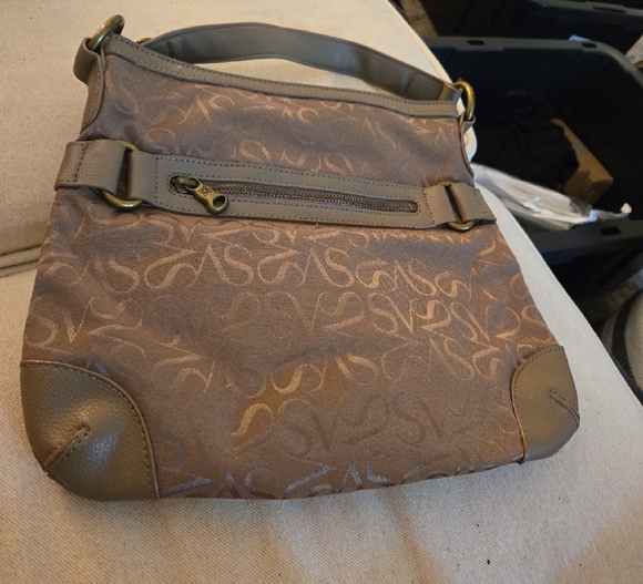 Chic Tan Crossbody Bag - Picture 2 of 5